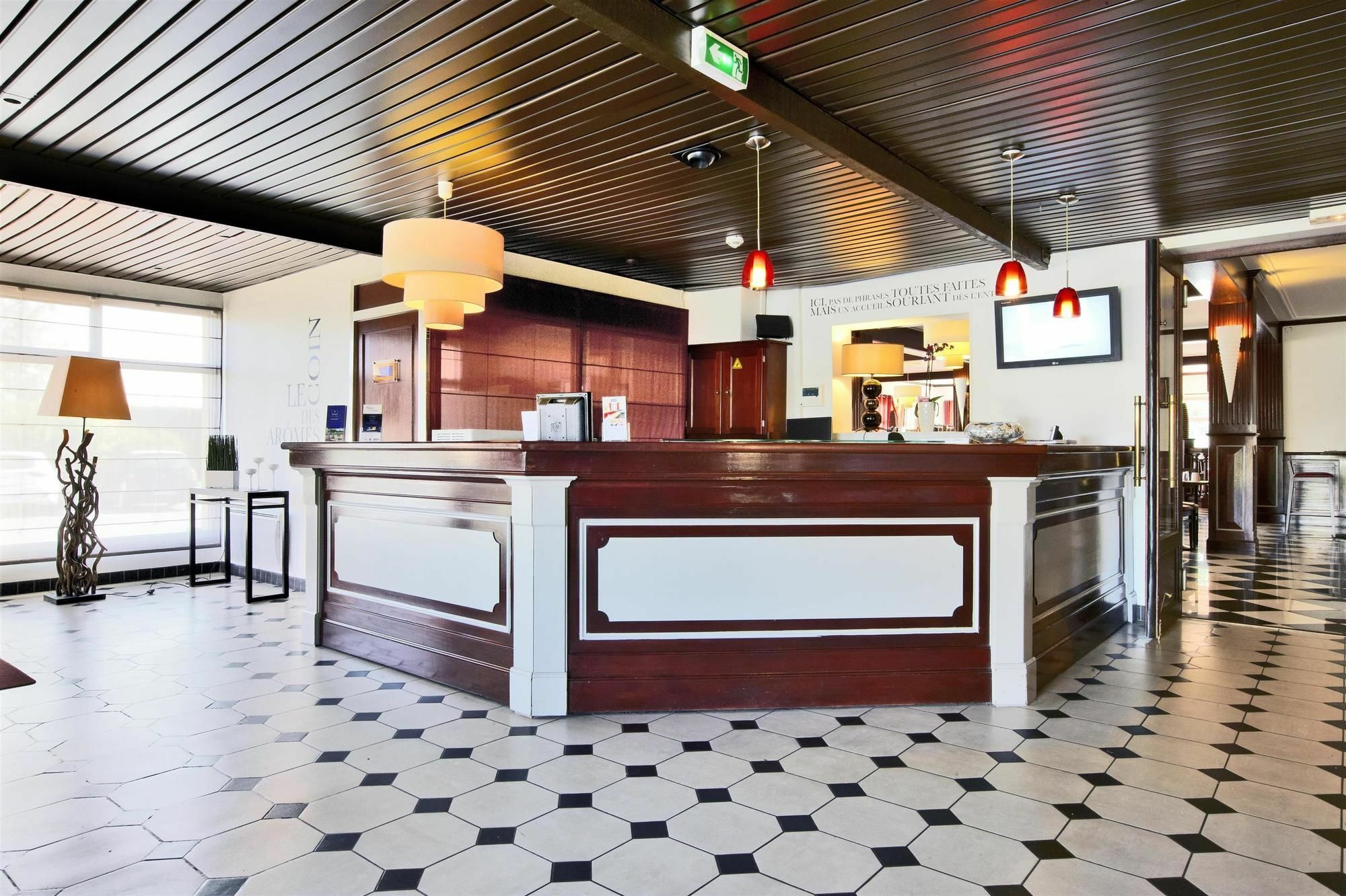 Kyriad Prestige Compiegne Jaux Exterior foto